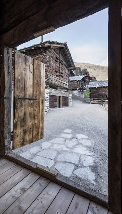 Mayen Anako lodge de l’architecte Olivier Cheseaux sur les hauteurs de La Forclaz