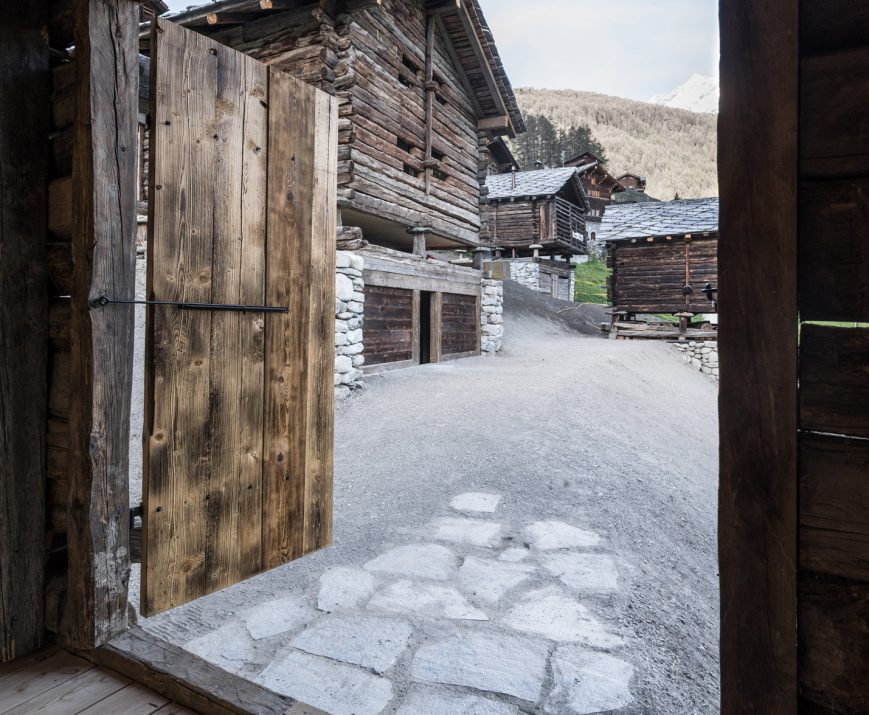 Mayen Anako lodge de l’architecte Olivier Cheseaux sur les hauteurs de La Forclaz