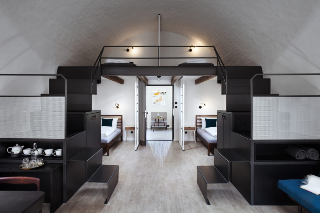 Hôtel design original Genève. Long Story Short. Olomouc.