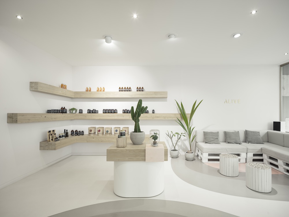 Nicolas Perrottet. Alive