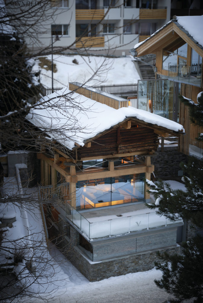 Les plus beaux chalets qui font entrer la lumière. Fenêtres cachées. Mazot
