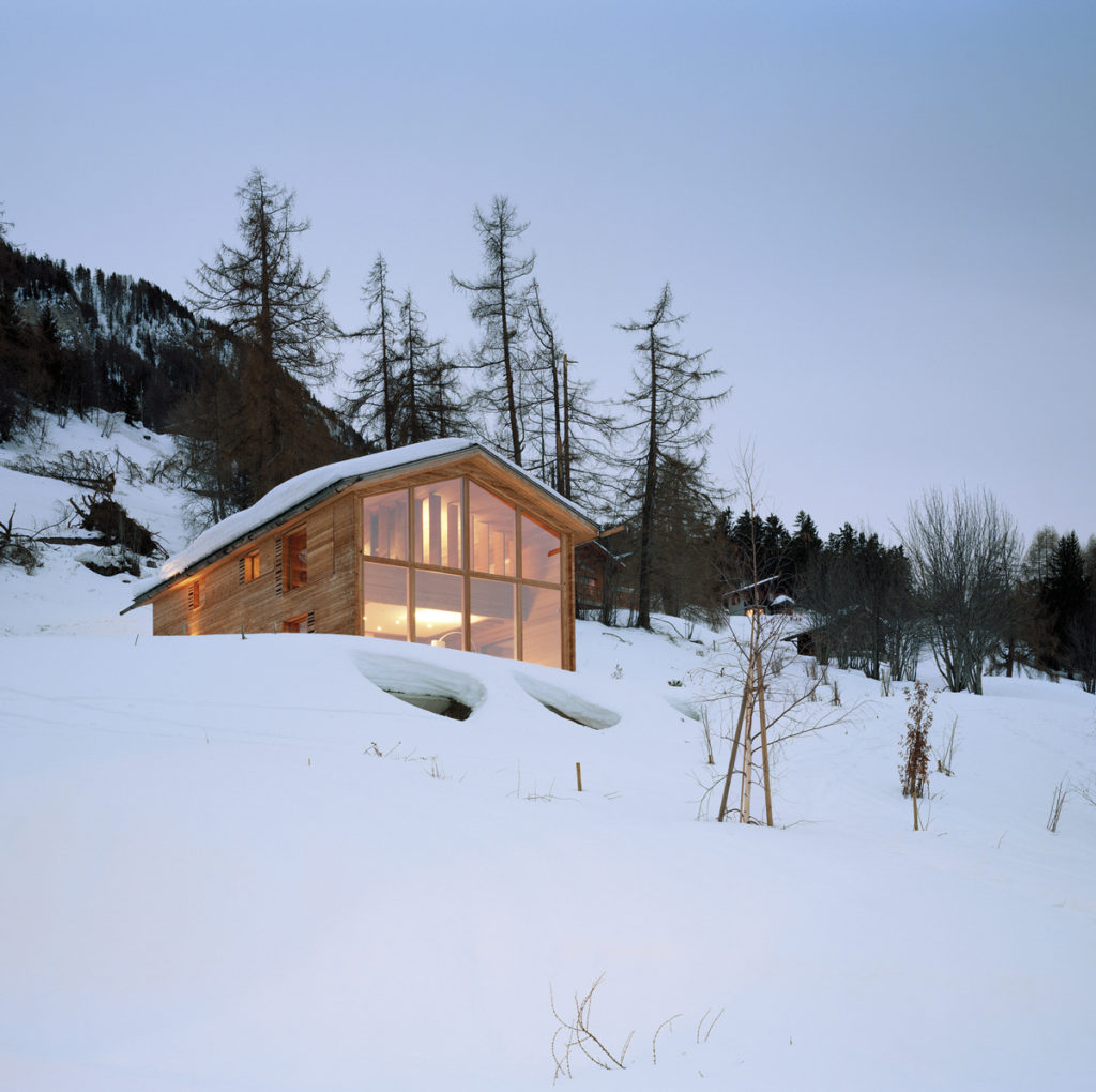 Les plus beaux chalets qui font entrer la lumière. Grandes baies vitrées