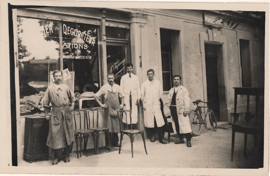 Maison Viquerat. centième anniversaire. showroom de décoration à Clarens près de Montreux. Photo d'archive