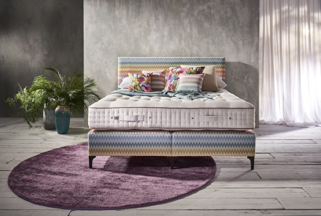 Tête de lit. Lit en tissu. Lit design. Missoni Home. Vispring.