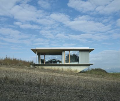 Maison de campagne contemporaine spectaculaire bâtie en Suisse au cœur de la nature