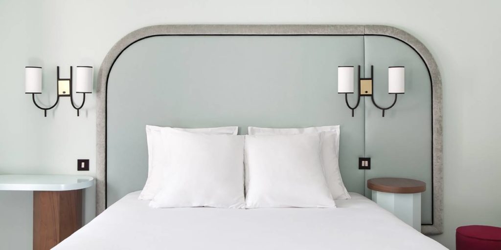 Tête de lit originale sur mesure créé par un designer décorateur