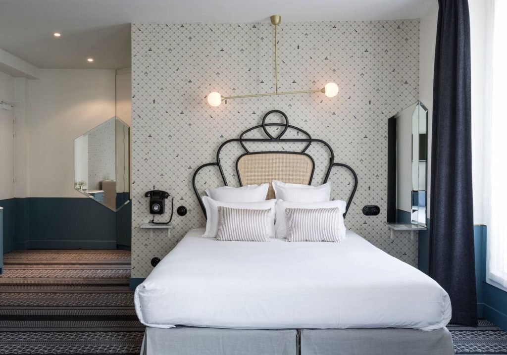 Tête de lit originale sur mesure créé par un designer décorateur