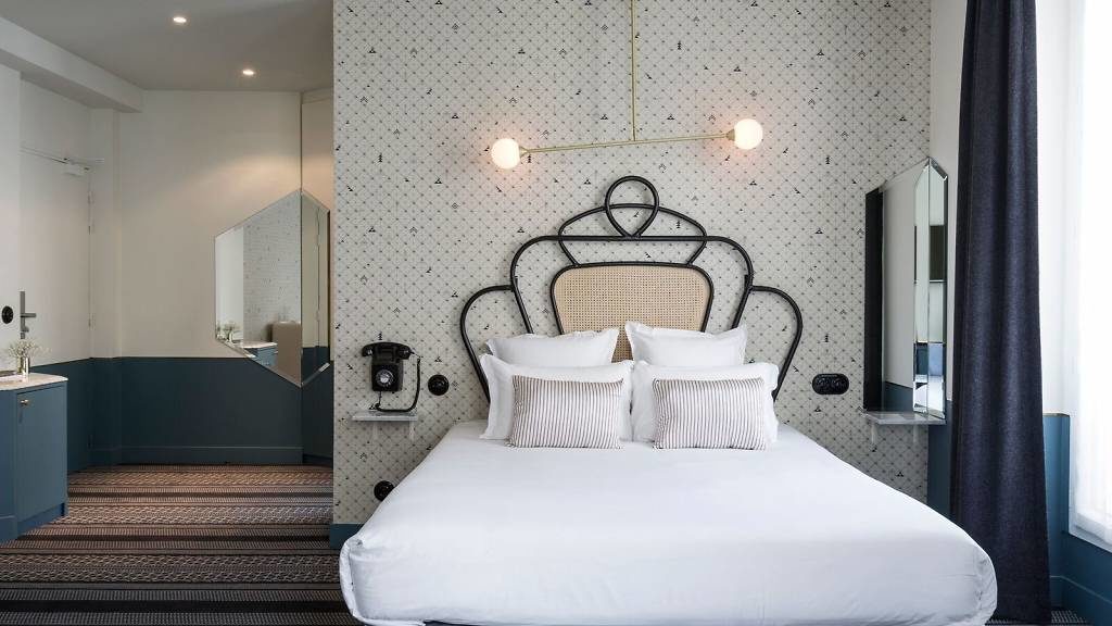 Tête de lit originale sur mesure créé par un designer décorateur