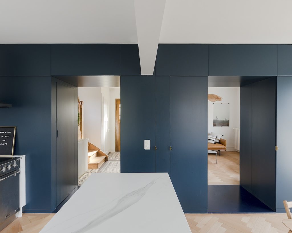 10 idées originales pour créer un joli mur de rangement