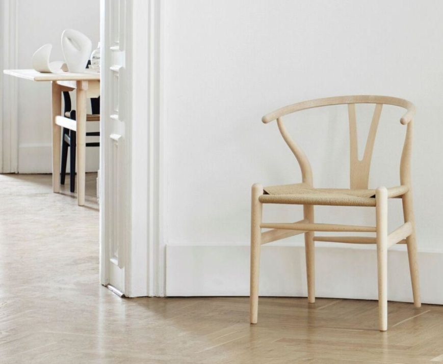 Chaise en bois pour intérieur rustique et contemporain