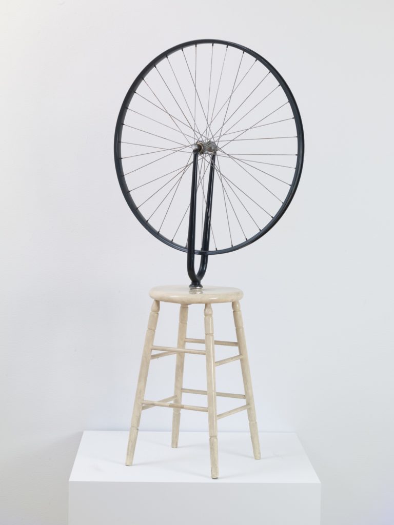 Bicycle Wheel Duchamp. La chaise dans l’art contemporain.