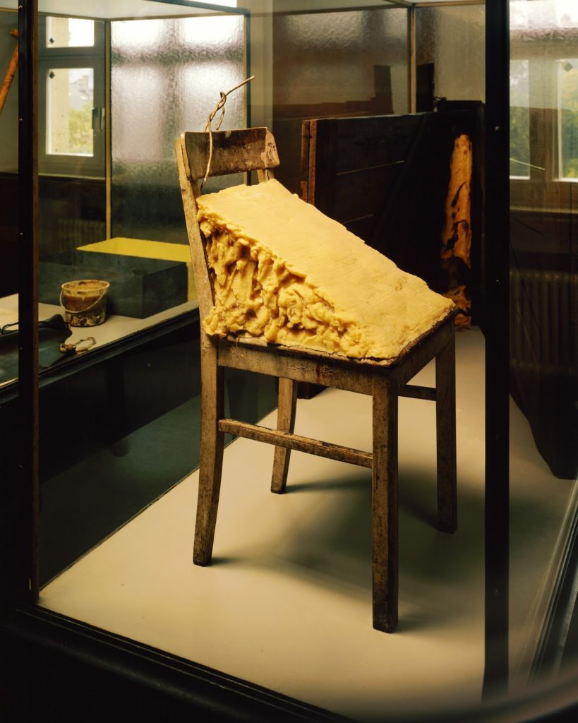 .joseph-beuys-stuhl. La chaise dans l'art contemporain.