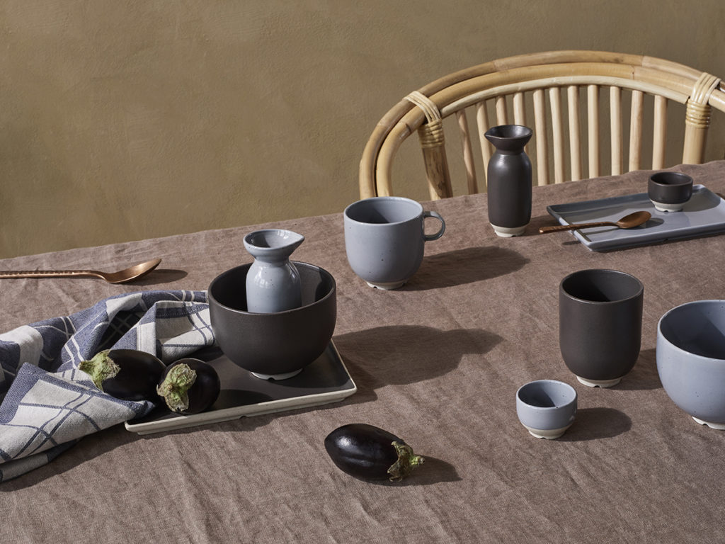 Vaisselle en grès, terre cuite, porcelaine style artisanal et néo-rustique