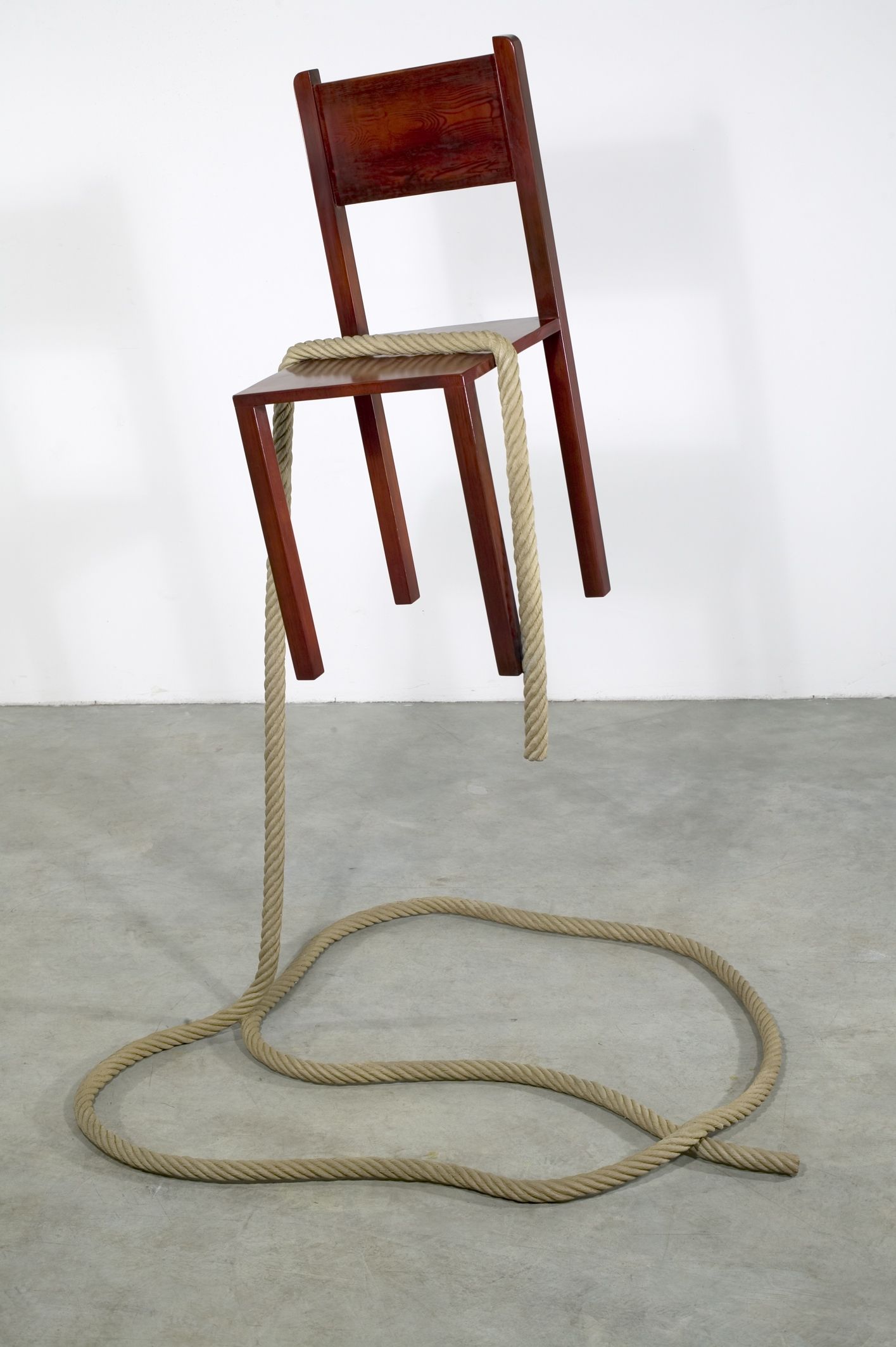 origin ramette, lévitation de chaise. La chaise dans l'art contemporain.