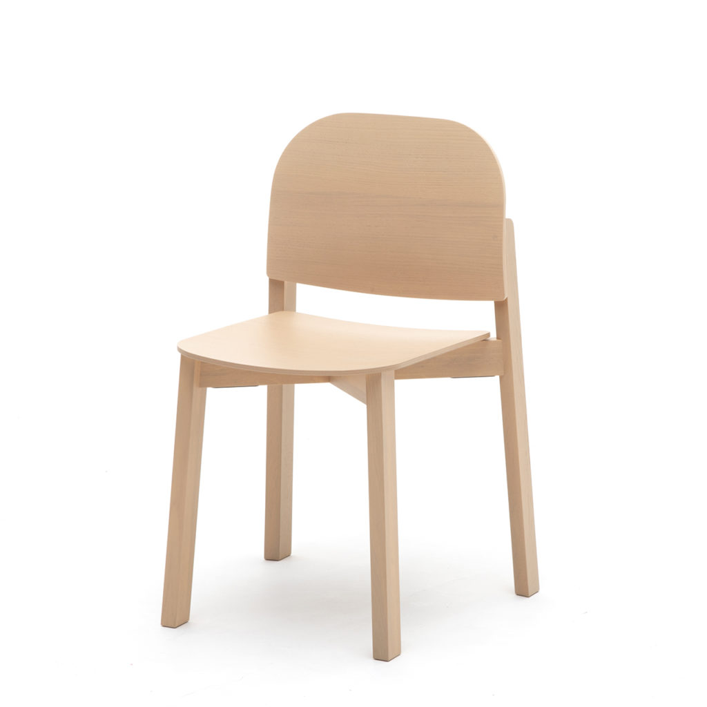 Chaise Polar, Moritz Schlatter pour Karimoku New Standard. Le meilleur du design suisse