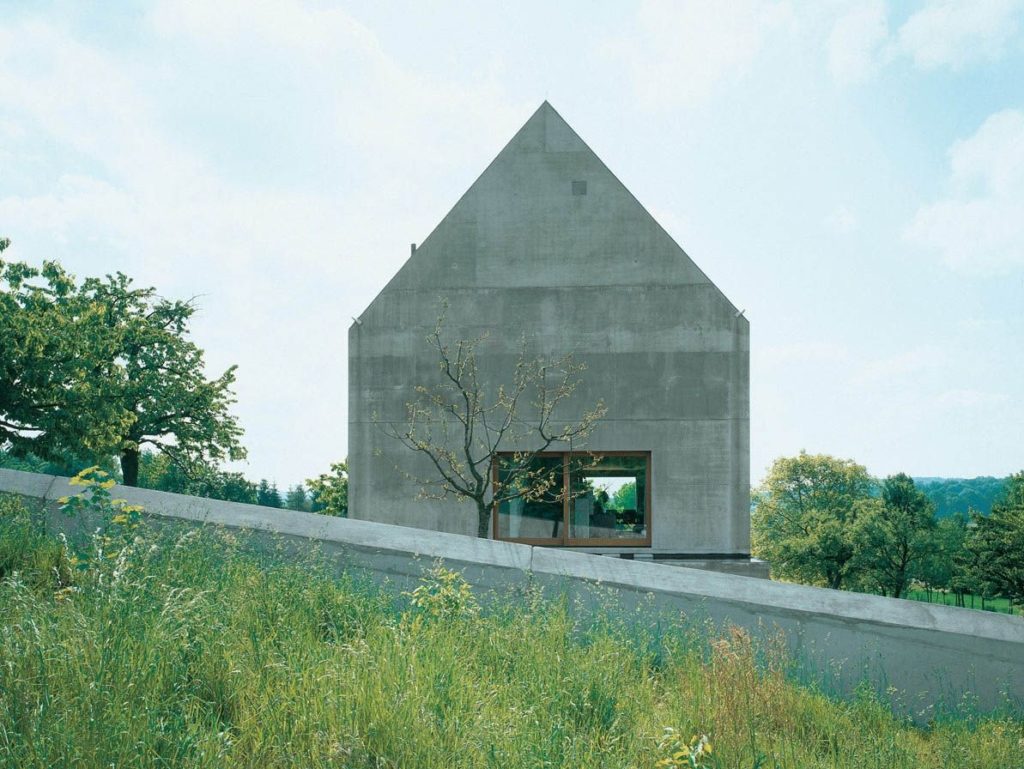 Maison compacte architecte suisse