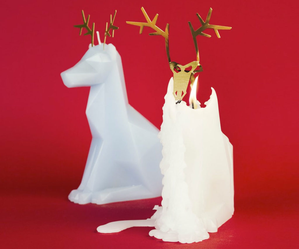Décoration de Noël contemporaine. Bougies et bougeoirs fantaisie