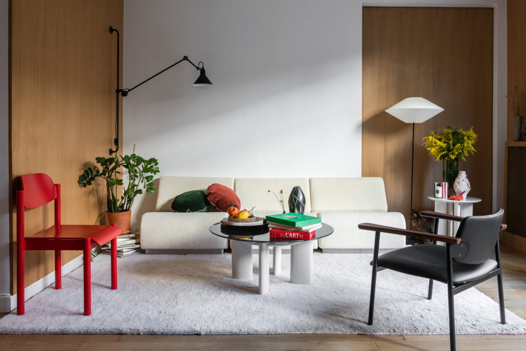 Fauteuils et canapés : tendance peau de mouton et laine bouclée