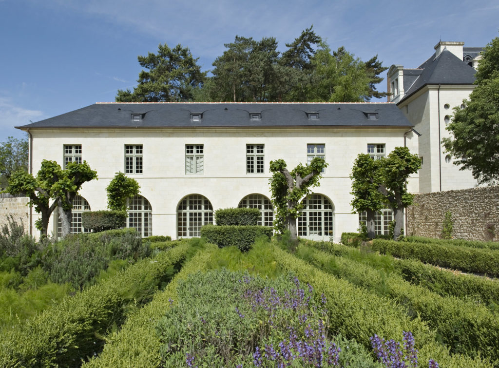 Ces lieux insolites transformés en hôtels. La reconversion surprenante de bâtiments historiques en hébergements touristiques de luxe.