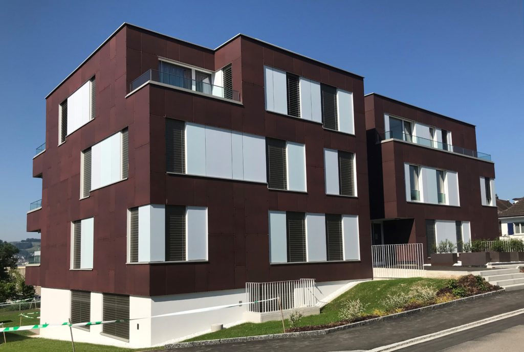 Panneau photovoltaïque innovant et esthétique. Façade. Architecture solaire