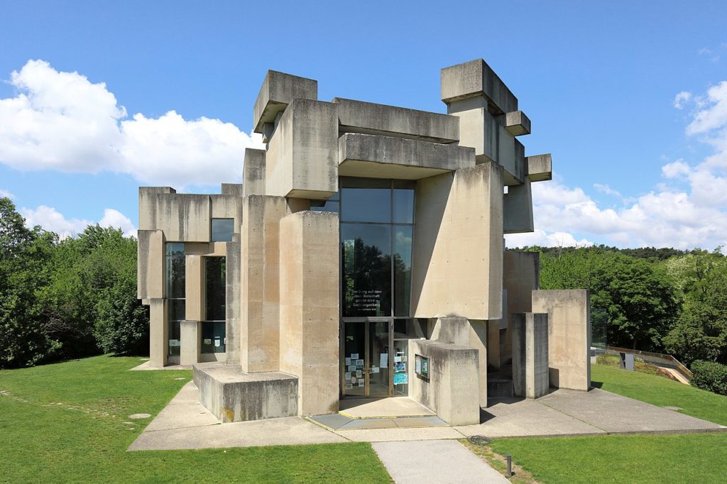 Bâtiment religieux et église moderne et contemporain