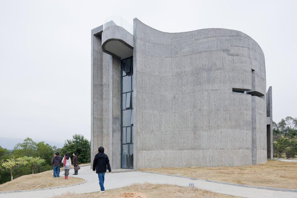 Bâtiment religieux et église moderne et contemporain.
