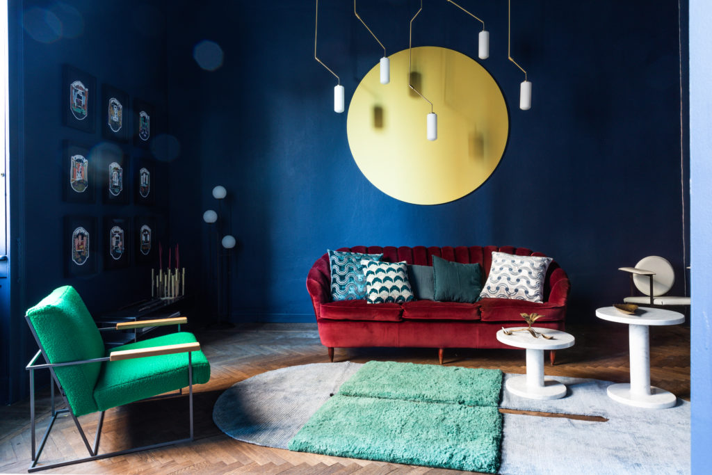 Choisir une peinture de salon. Exemple de bonne couleur.
