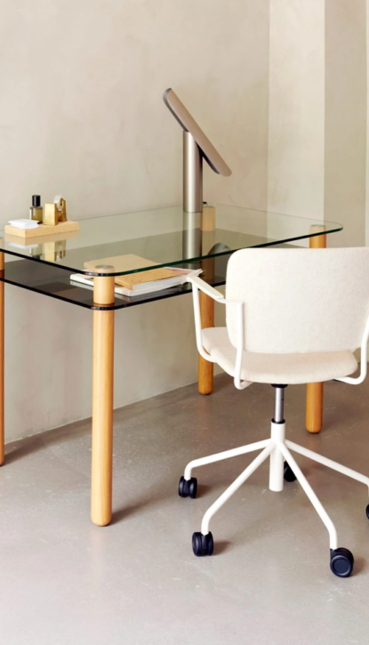 Chaise très déco adaptée au home office et au télétravail.