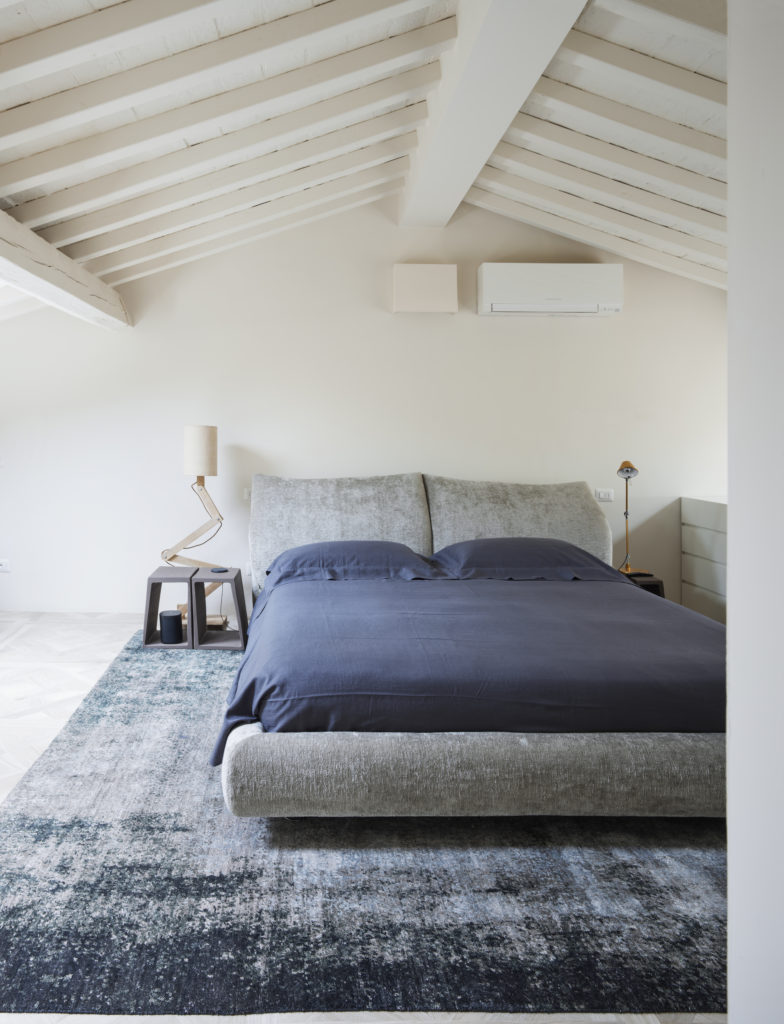 Chambre et lit de luxe, moderne et contemporain