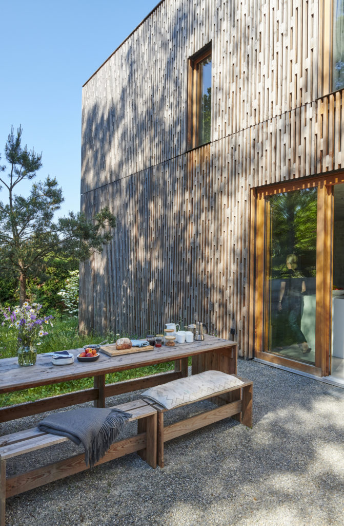 Le minimalisme chaleureux d'une maison à Lausanne