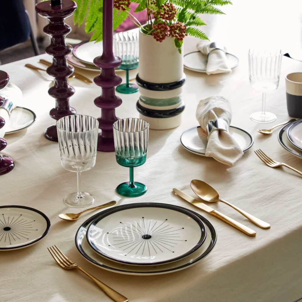 Les secrets d'une table bien dressée, des règles de l''étiquette à celles de la décoration