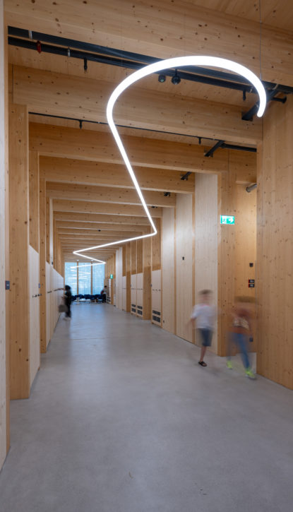 Artemide illumine en Suisse l'International School Rheinta