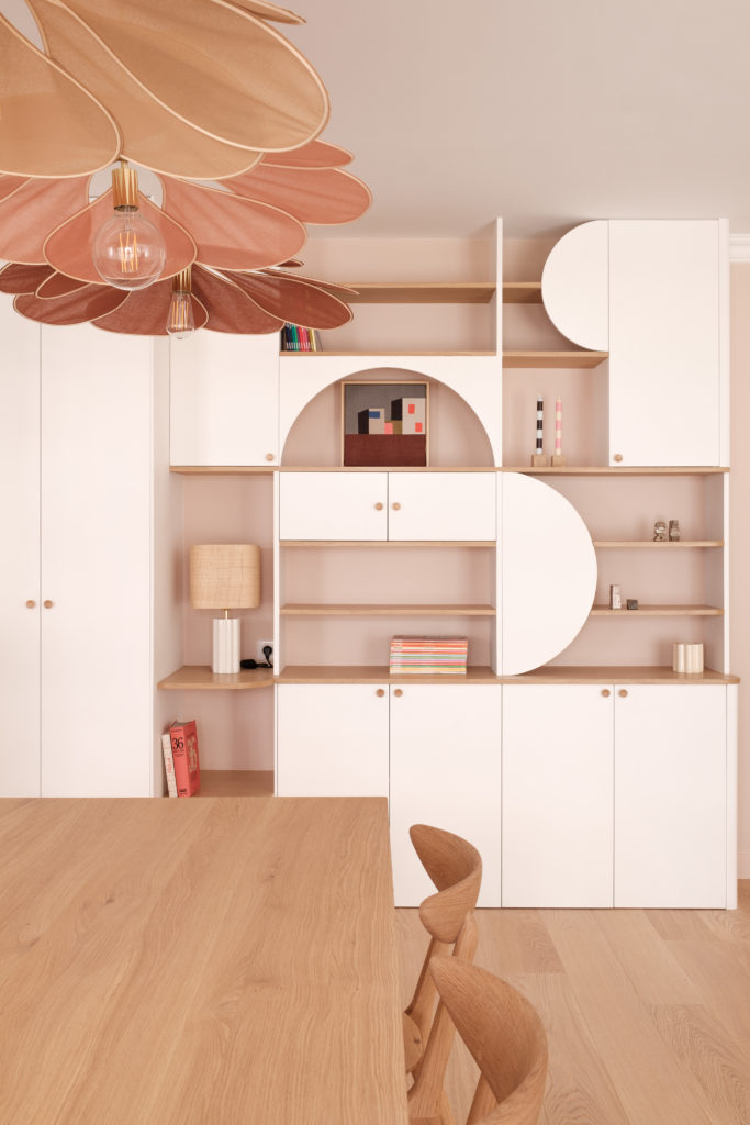 10 idées originales pour créer un joli mur de rangement