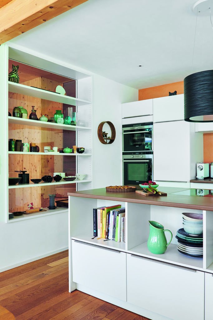 10 idées originales pour créer un joli mur de rangement